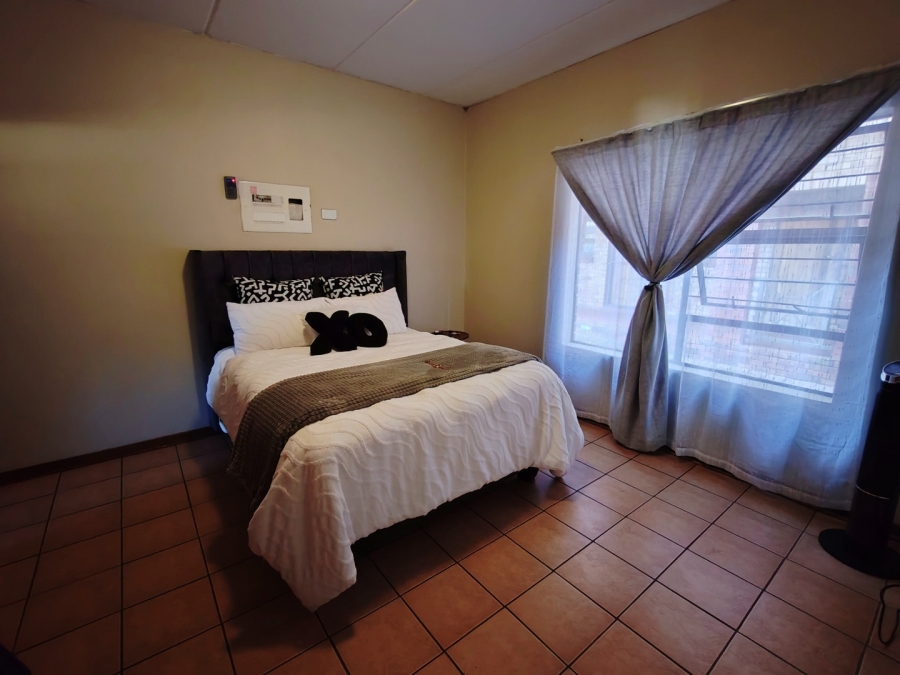 1 Bedroom Property for Sale in Potchefstroom North West